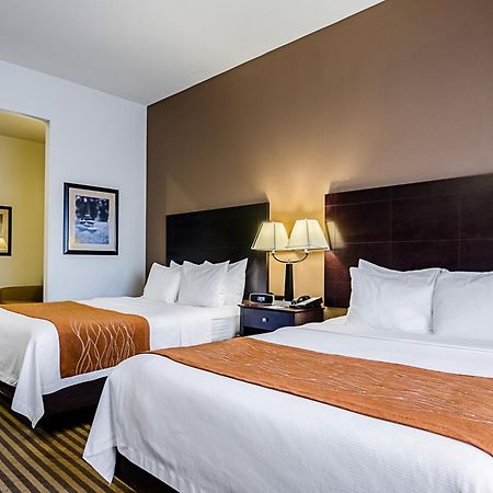 Comfort Inn & Suites Lawrence - University Area Exteriör bild