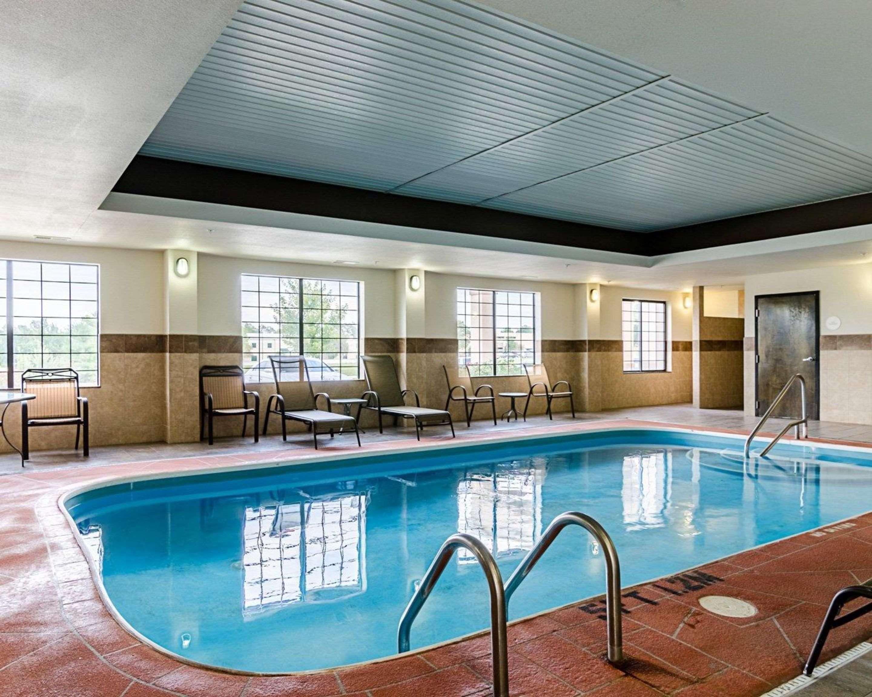 Comfort Inn & Suites Lawrence - University Area Exteriör bild