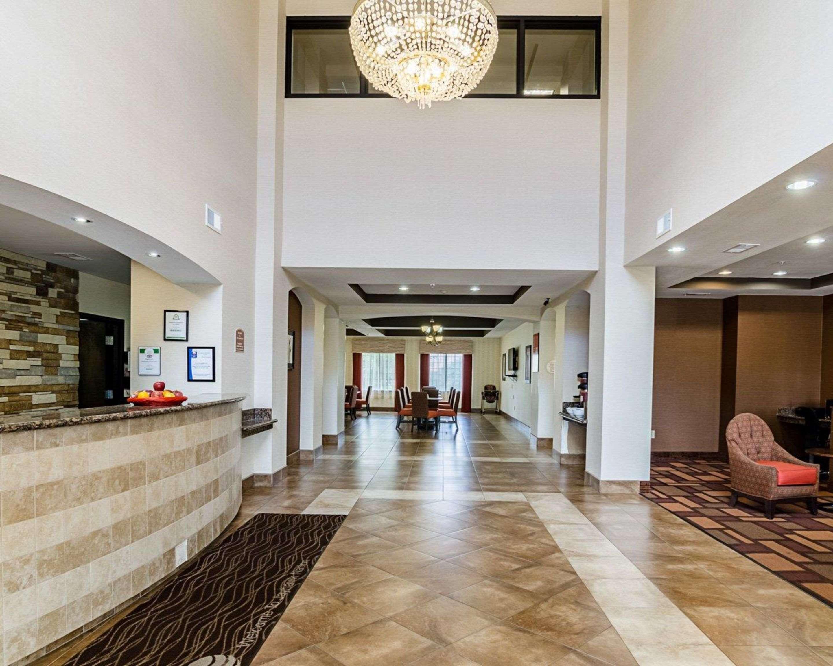 Comfort Inn & Suites Lawrence - University Area Exteriör bild