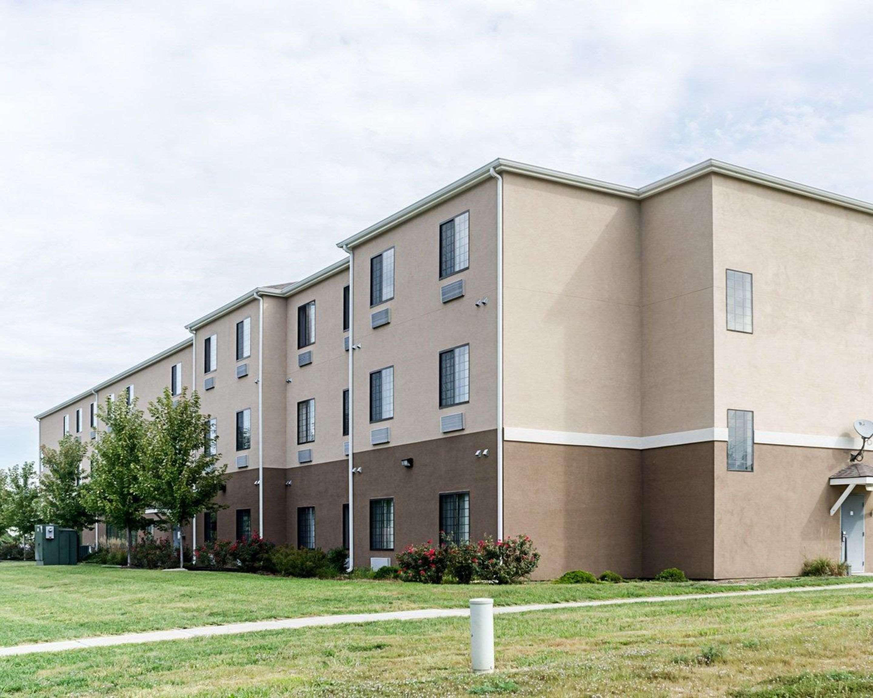 Comfort Inn & Suites Lawrence - University Area Exteriör bild