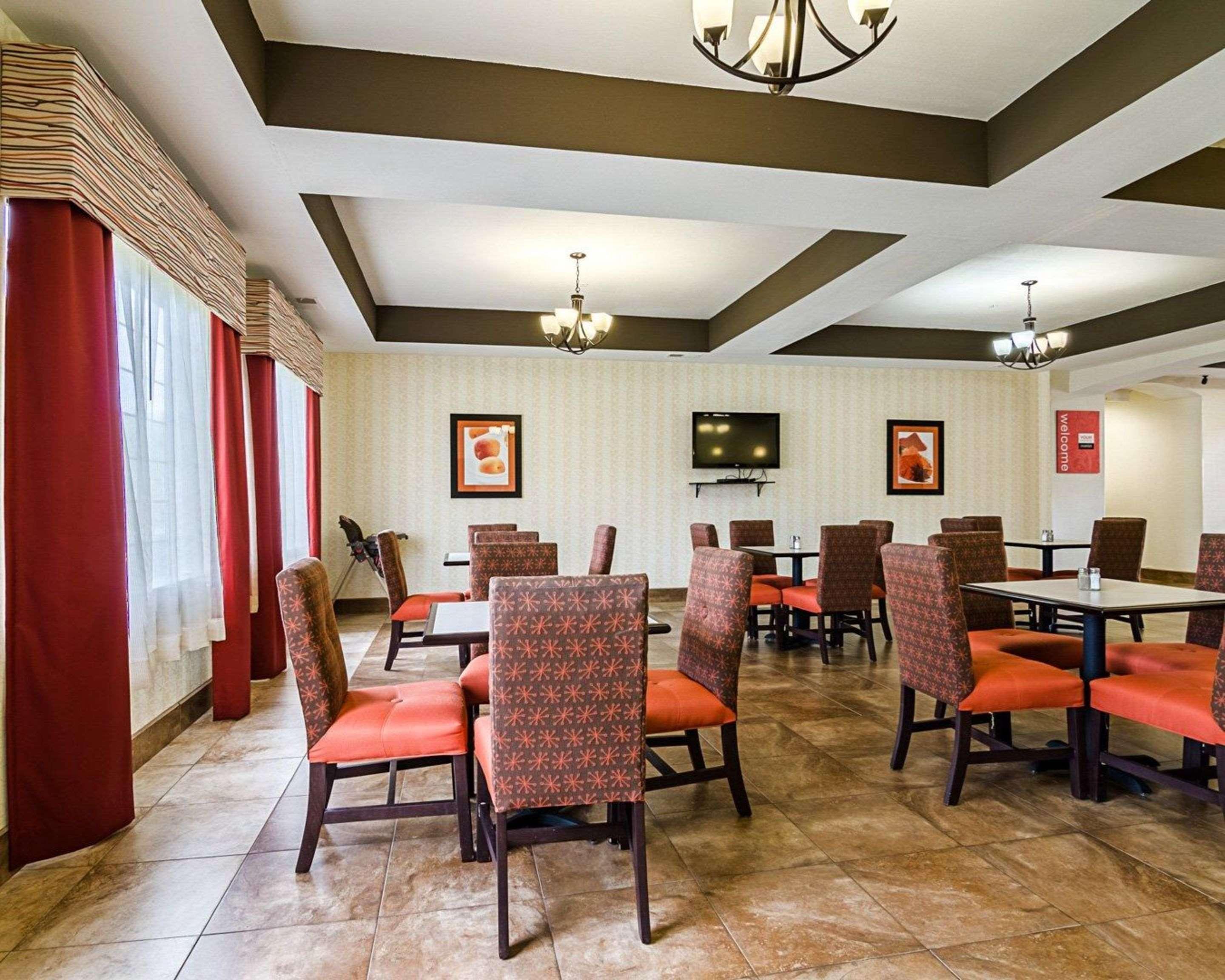 Comfort Inn & Suites Lawrence - University Area Exteriör bild