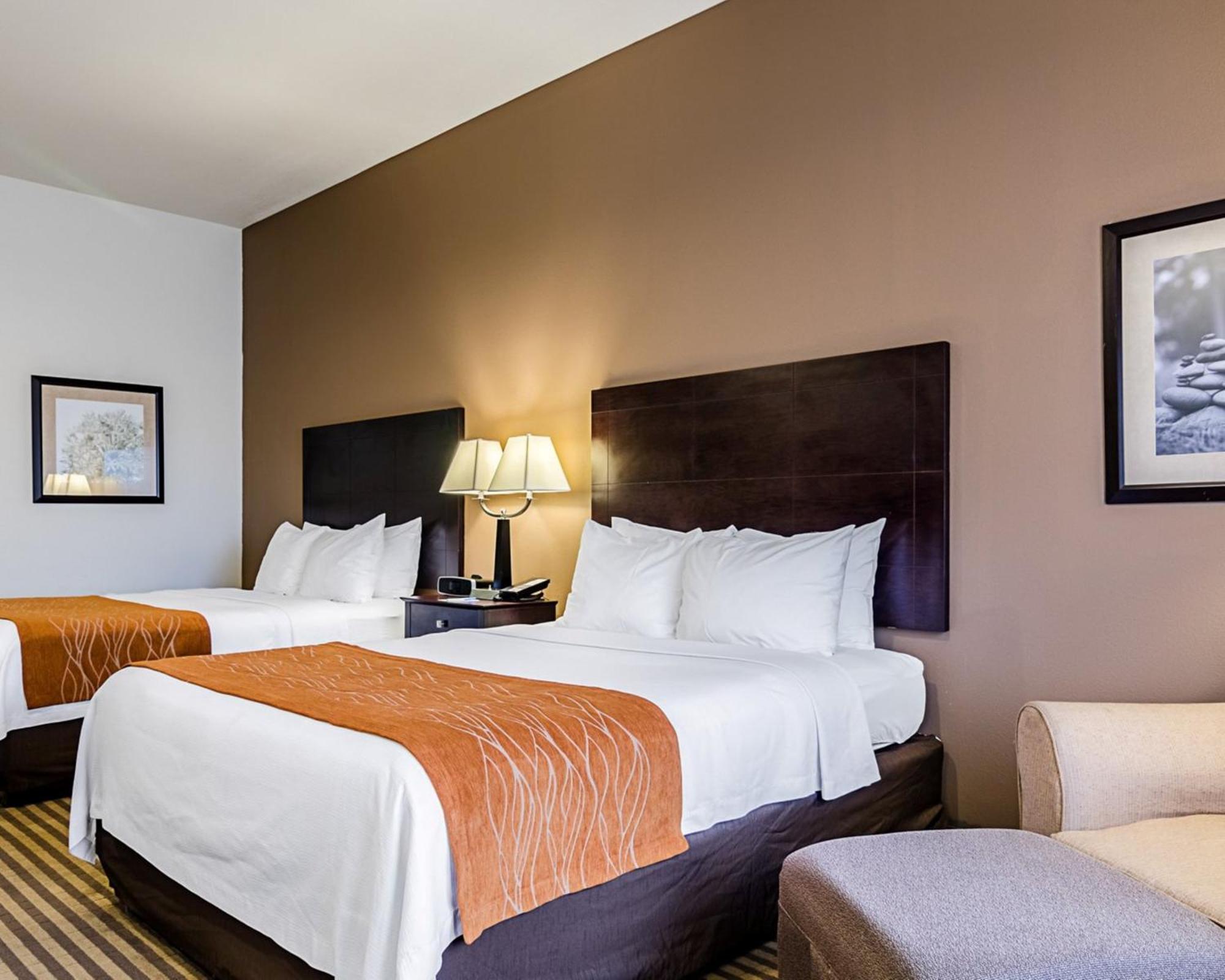 Comfort Inn & Suites Lawrence - University Area Exteriör bild