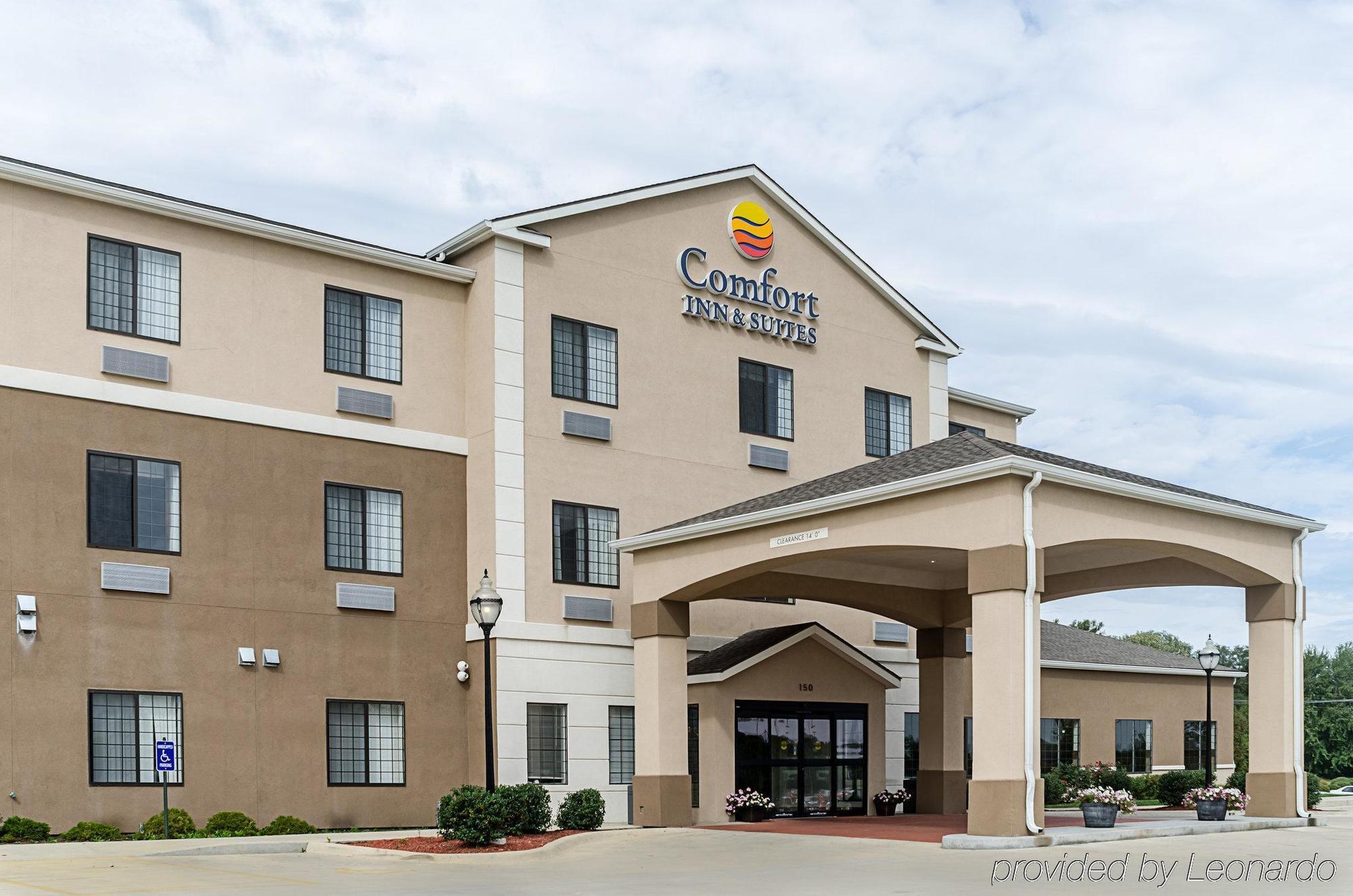 Comfort Inn & Suites Lawrence - University Area Exteriör bild