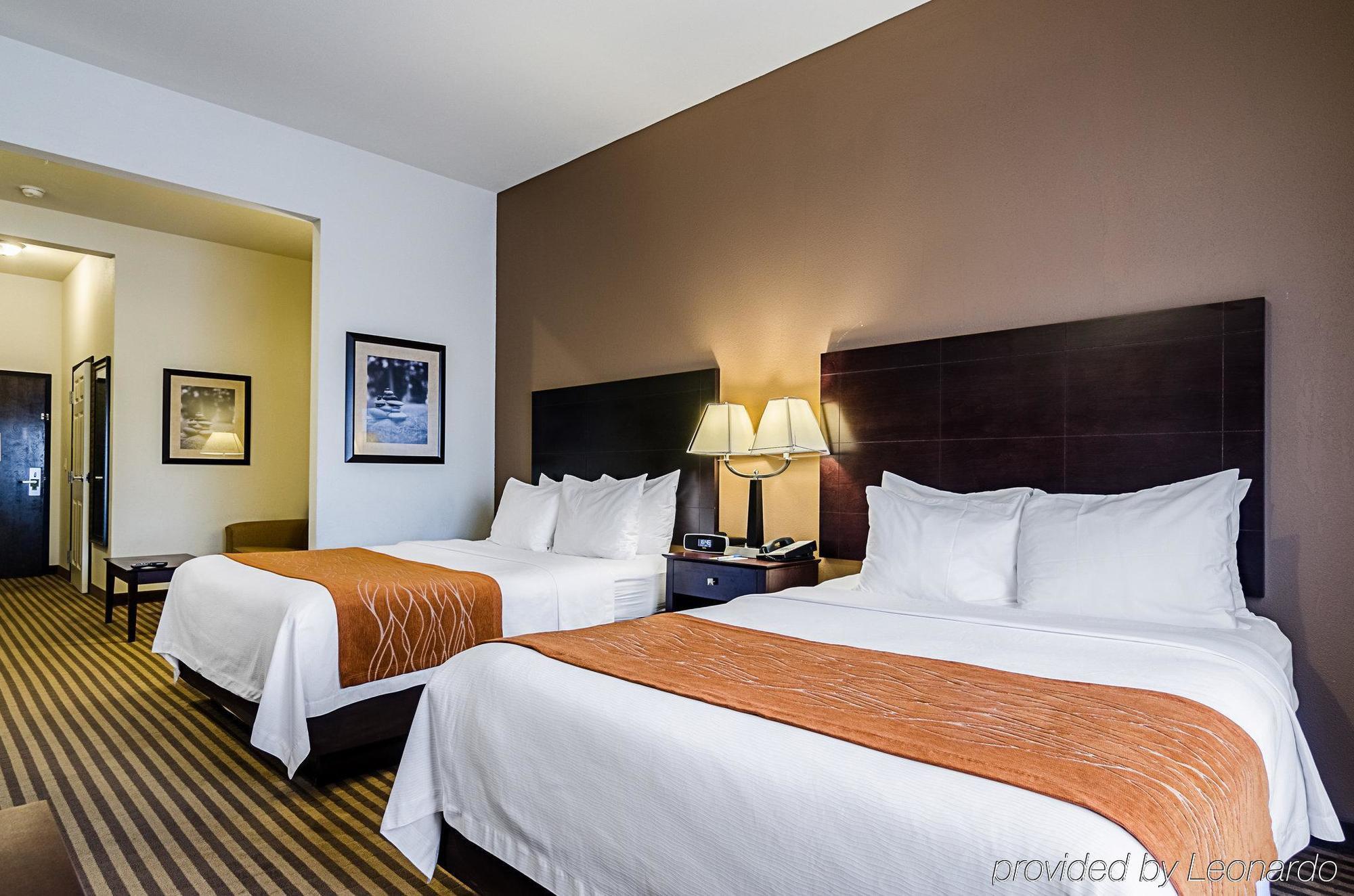 Comfort Inn & Suites Lawrence - University Area Exteriör bild